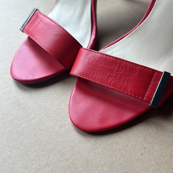 Red heels - Picture 11 of 11